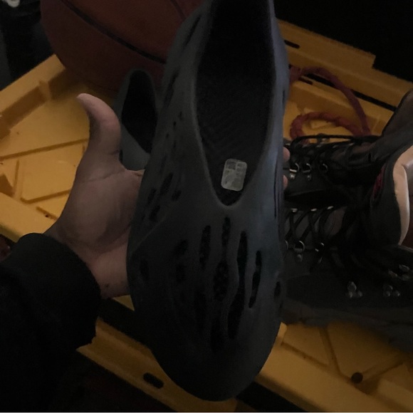 Black yeezy addidas foams main image 6